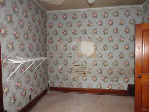 Bedroom - 117 N Boggs St, De Graff, OH 43318 photo 2 of 8