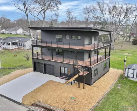 557 Lexington Ave, Thornville, OH 43076