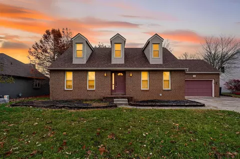 242 E Hocking St, Canal Winchester, OH 43110
