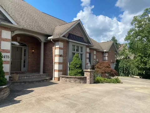 3475 Torrey Pines Dr, Akron, OH 44333