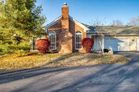 52 Orchard Oak Dr, Blacklick, OH 43004