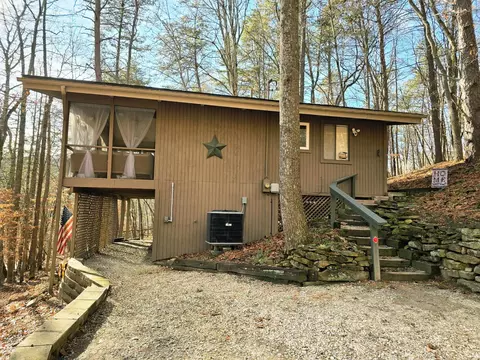 1015 Taos Ln, Sugar Grove, OH 43155