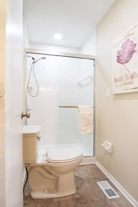 Bath - 3761 Carnforth Dr, Columbus, OH 43221 photo 4 of 5
