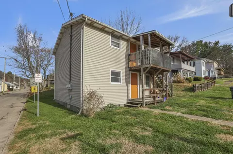 320 W 324 W Franklin St, Nelsonville, OH 45764