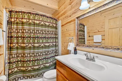 Bath - 16160 Collison Rd, Logan, OH 43138 photo 1 of 5