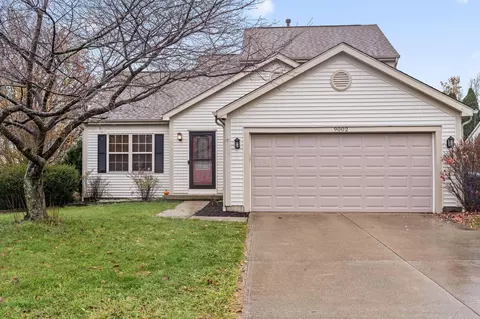 9002 Newmills Ln, Lewis Center, OH 43035
