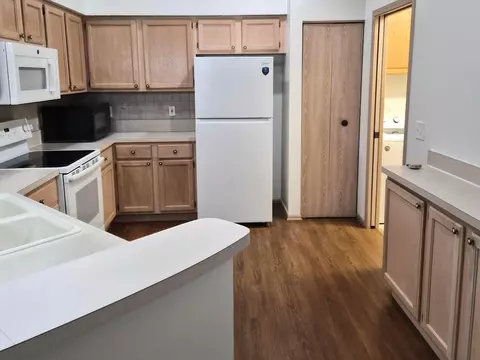 Kitchen - 6363 Pinehurst Pointe, Westerville, OH 43082 photo 1 of 2