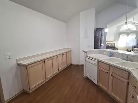 Kitchen - 6363 Pinehurst Pointe, Westerville, OH 43082 photo 2 of 2