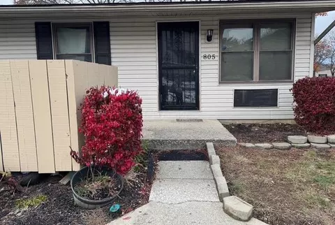 805 Pipers Ln, Columbus, OH 43228