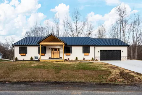 670 Berry Rd, Howard, OH 43028