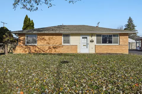 2698 Kenny Ln, Grove City, OH 43123