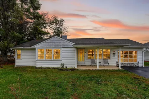 343 Charlotte Ave, Oak Hill, OH 45656