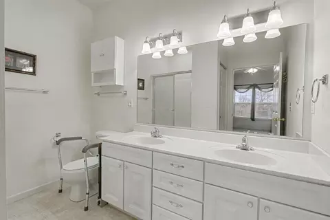 Bath - 31 Claire Ct, Circleville, OH 43113 photo 1 of 3