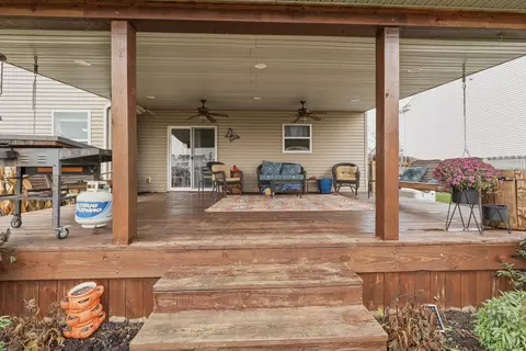 Exterior - 1480 Shagbark St, Circleville, OH 43113 photo 7 of 8