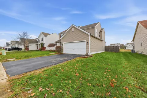 Exterior - 1480 Shagbark St, Circleville, OH 43113 photo 4 of 8