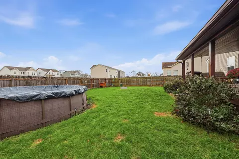 Exterior - 1480 Shagbark St, Circleville, OH 43113 photo 6 of 8