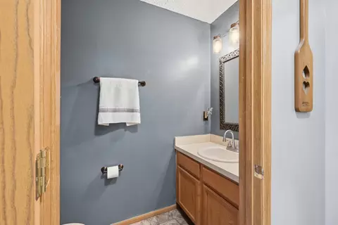 Bath - 1480 Shagbark St, Circleville, OH 43113 photo 1 of 4