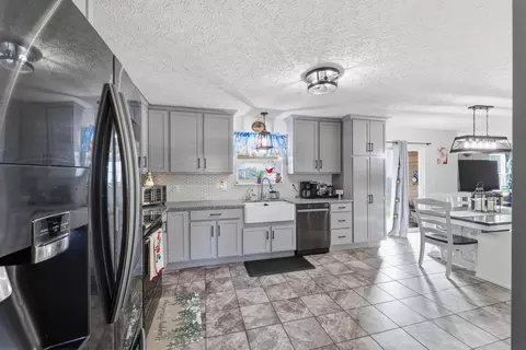 Kitchen - 1480 Shagbark St, Circleville, OH 43113 photo 1 of 2