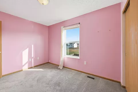 Bedroom - 1480 Shagbark St, Circleville, OH 43113 photo 4 of 9