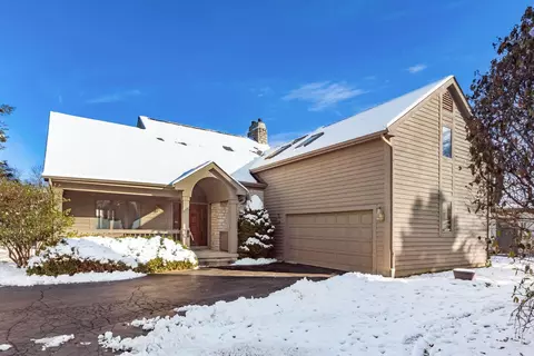 1307 Lakeside Ct, Worthington, OH 43085