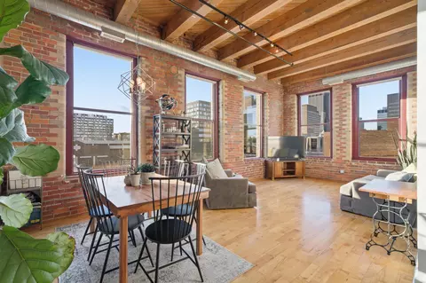150 E Main St #409, Columbus, OH 43215