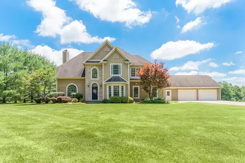 8750 Lavelle Rd, Athens, OH 45701