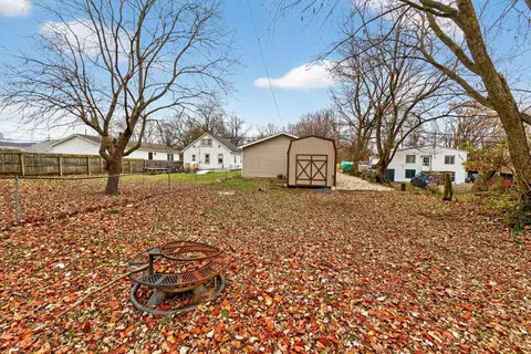 Exterior - 449 Watt St, Circleville, OH 43113 photo 5 of 6