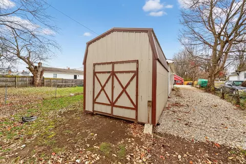 Exterior - 449 Watt St, Circleville, OH 43113 photo 3 of 6