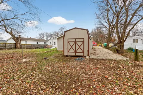Exterior - 449 Watt St, Circleville, OH 43113 photo 4 of 6