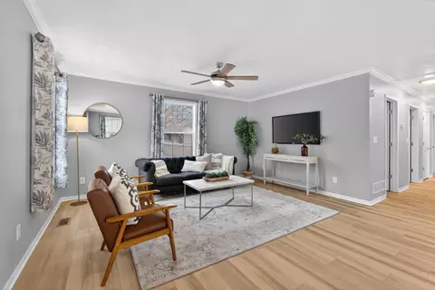 Living - 449 Watt St, Circleville, OH 43113 photo 1 of 2