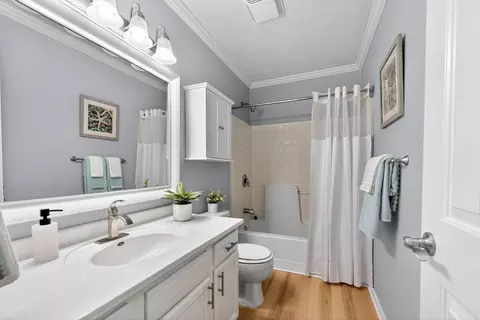 Bath - 449 Watt St, Circleville, OH 43113 photo 4 of 6