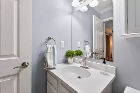 Bath - 449 Watt St, Circleville, OH 43113 photo 3 of 6