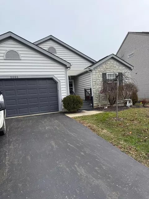 2062 Summer Banks Dr, Grove City, OH 43123
