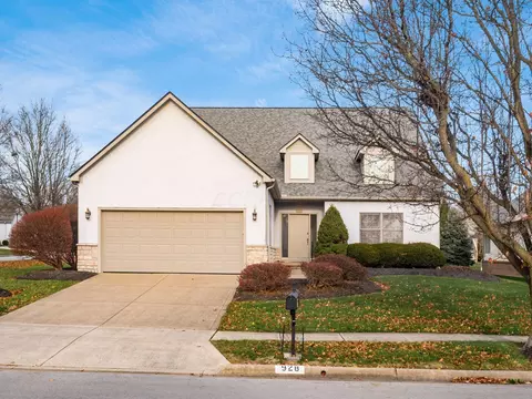 928 Linworth Village Dr, Columbus, OH 43235