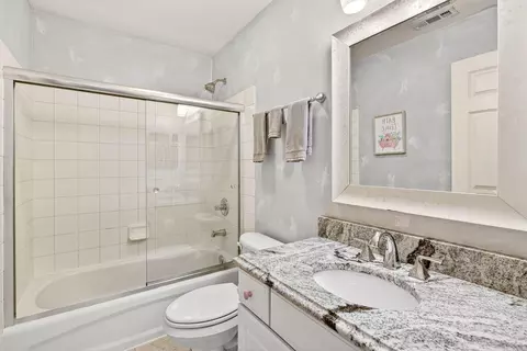 Bath - 8159 Winchcombe Dr, Dublin, OH 43016 photo 4 of 6