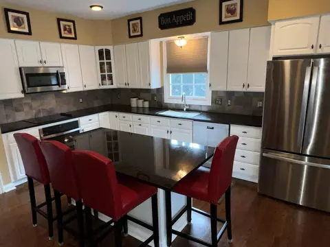 Kitchen - 8159 Winchcombe Dr, Dublin, OH 43016 photo 5 of 5