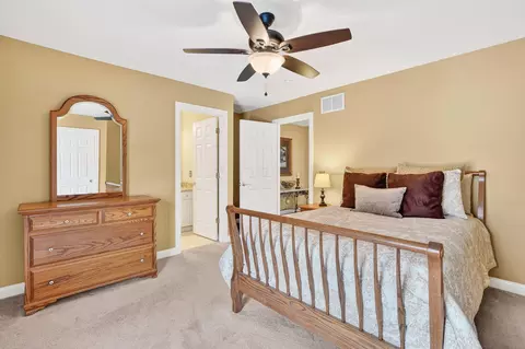 Bedroom - 8159 Winchcombe Dr, Dublin, OH 43016 photo 6 of 9