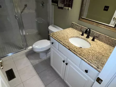 Bath - 8159 Winchcombe Dr, Dublin, OH 43016 photo 5 of 6
