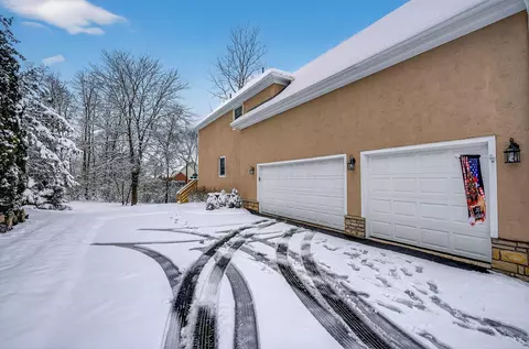 Exterior - 8159 Winchcombe Dr, Dublin, OH 43016 photo 4 of 7