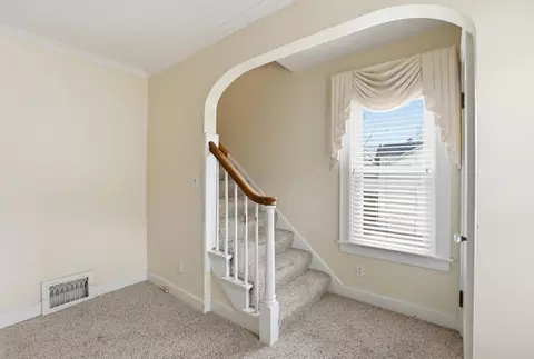 Entry Way - 555 E Weber Rd, Columbus, OH 43202 photo 2 of 2