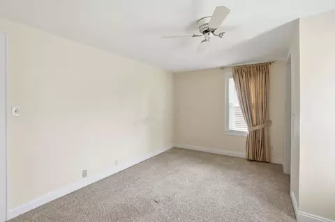 Bedroom - 555 E Weber Rd, Columbus, OH 43202 photo 2 of 11
