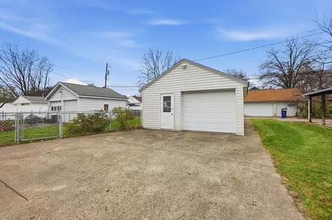 Exterior - 555 E Weber Rd, Columbus, OH 43202 photo 7 of 8