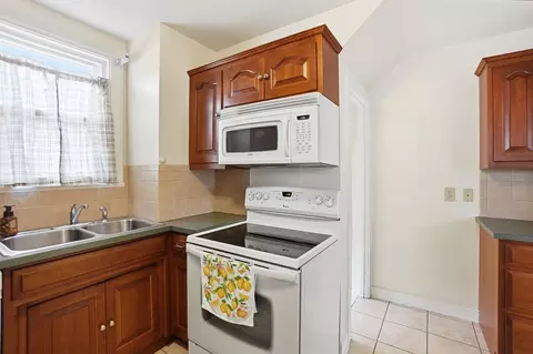 Kitchen - 555 E Weber Rd, Columbus, OH 43202 photo 3 of 3