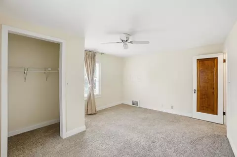 Bedroom - 555 E Weber Rd, Columbus, OH 43202 photo 4 of 11