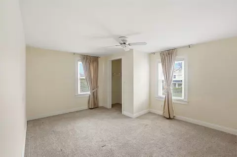 Bedroom - 555 E Weber Rd, Columbus, OH 43202 photo 3 of 11