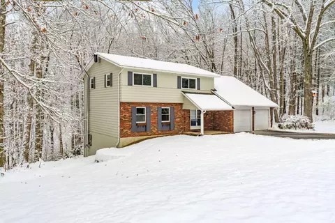 439 Pine Tree Dr NE, Granville, OH 43023