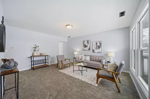 Living - 2585 Millview Dr, Columbus, OH 43207 photo 1 of 4