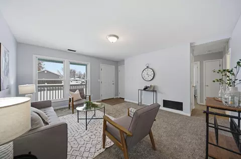 Living - 2585 Millview Dr, Columbus, OH 43207 photo 3 of 4