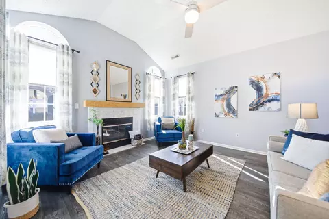 1393 Cascade Dr #19, Grove City, OH 43123