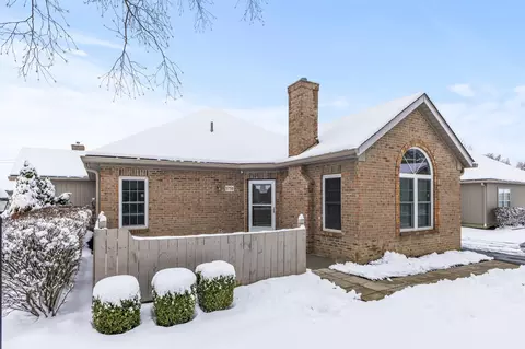 5758 Willow Lake Dr, Grove City, OH 43123